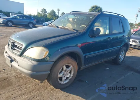 1998 Mercedes-Benz Ml 320 Classic z USA, uszkodzony, nr VIN 4JGAB54E5WA001628